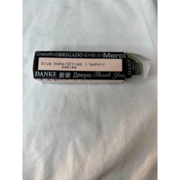 Mary Kay Crème Lipstick give hope color - Picture 3 of 4